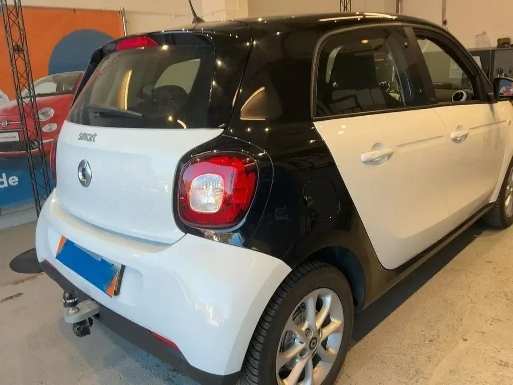 Gebraucht Smart ForFour Passion 71 PS (52 kW) 2018 Weiß Kleinwagen