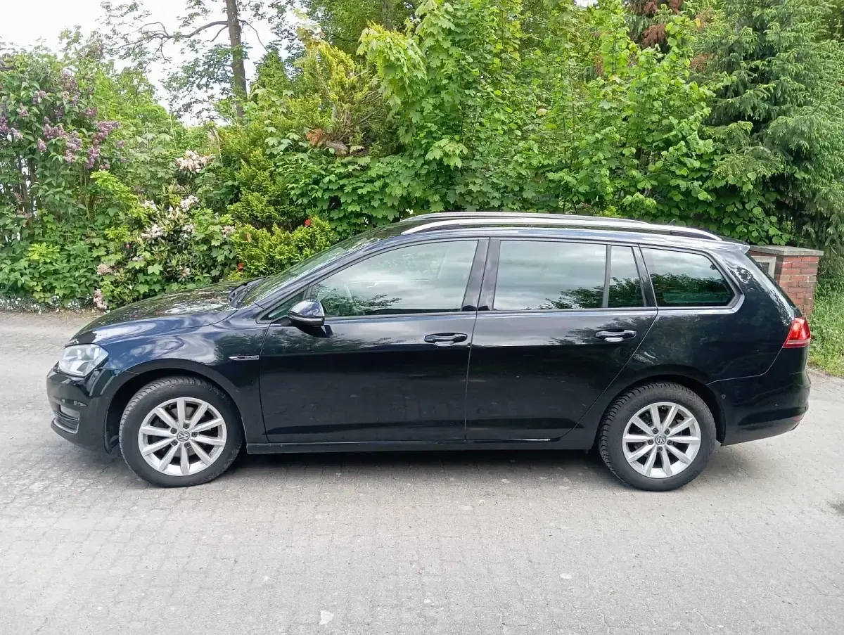 Second-hand VW Golf VII 110 CP (80 kW) 2016 Negru Break