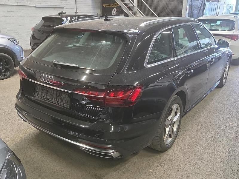 Gebraucht Audi A4 Advanced 163 PS (119 kW) 2021 Schwarz Kombi
