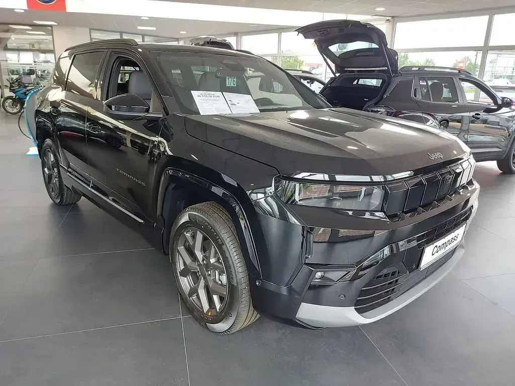 Neu Jeep Compass 145 PS (106 kW) 2026 Vulacano black (533) SUV
