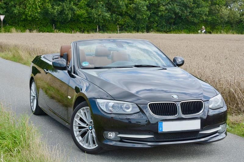 Schwarz Gebraucht 2012 BMW 320 Cabriolet Sport Line Cabrio | 11.400 € (Guter Preis) - Bild 1/4