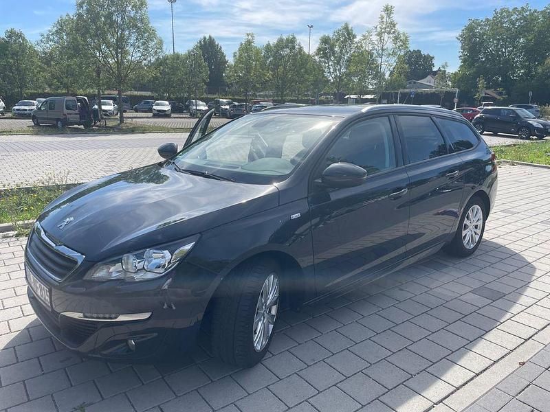 Grau Gebraucht 2017 Peugeot 308 Style Kombi | 11.900 € (Fairer Preis) - Bild 1/4