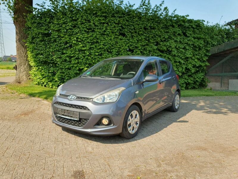 Grau Gebraucht 2015 Hyundai i10 Classic Kleinwagen | 5.900 € (Guter Preis) - Bild 1/4