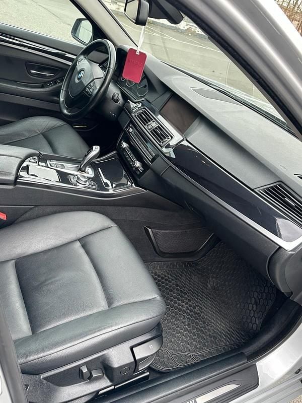 Gebraucht BMW 528 258 PS (189 kW) 2010 Silber Limousine