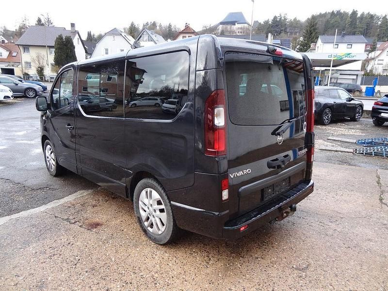 Gebraucht Opel Vivaro 145 PS (106 kW) 2017 Schwarz Van / Kleinbus