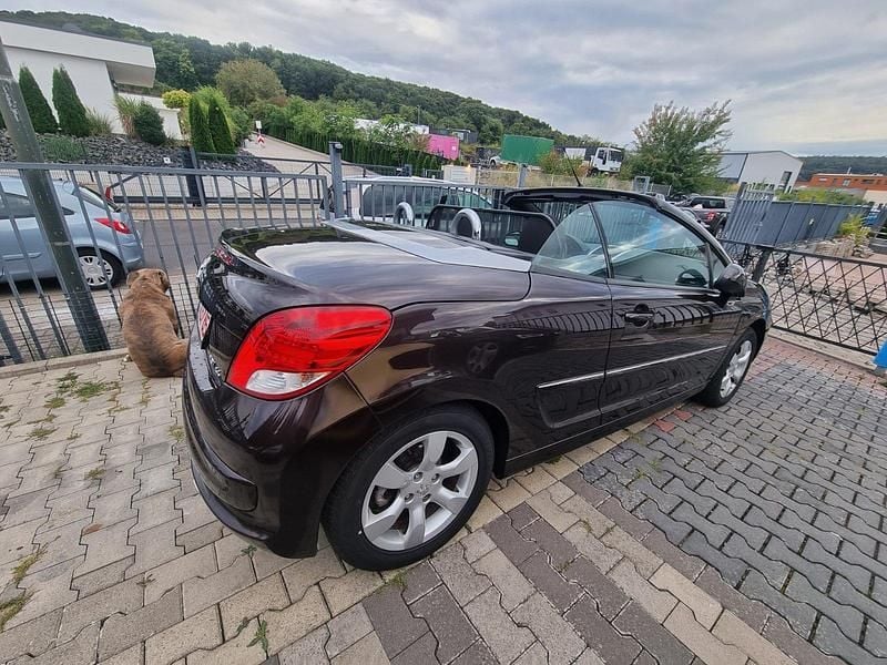 Schwarz Gebraucht 2015 Peugeot 207 CC Cabrio | 6.990 € (Fairer Preis) - Bild 1/4