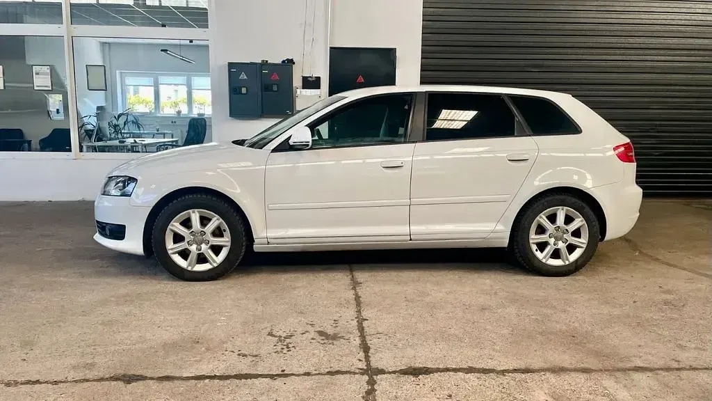 Gebraucht Audi A3 105 PS (77 kW) 2009 Weiß Kleinwagen