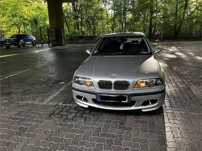 Silber Gebraucht 2000 BMW 323 Limousine | 2.999 € (Etwas zu teuer) - Bild 1/4
