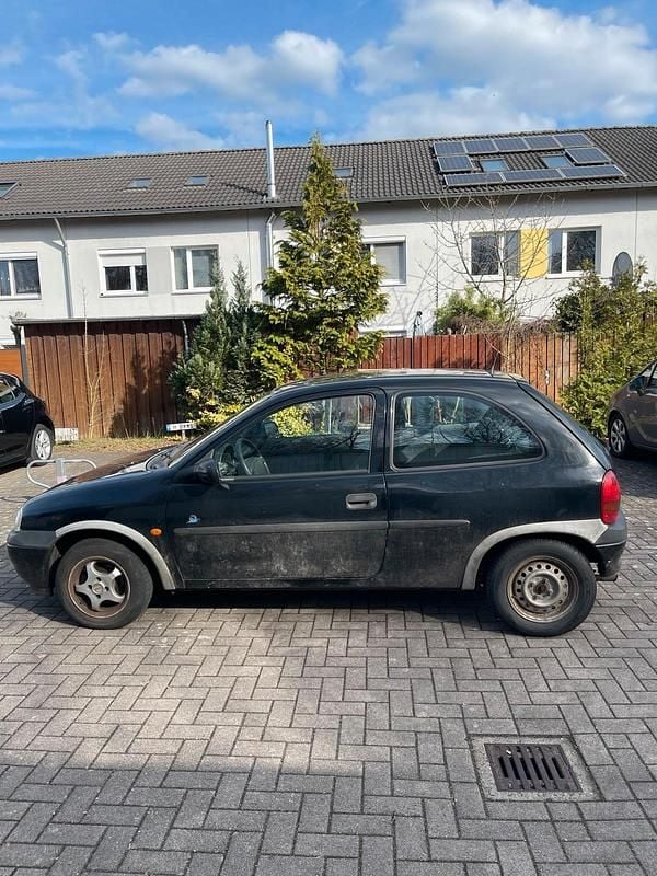 Gebraucht Opel Corsa 54 PS (39 kW) 1998 Schwarz Kleinwagen