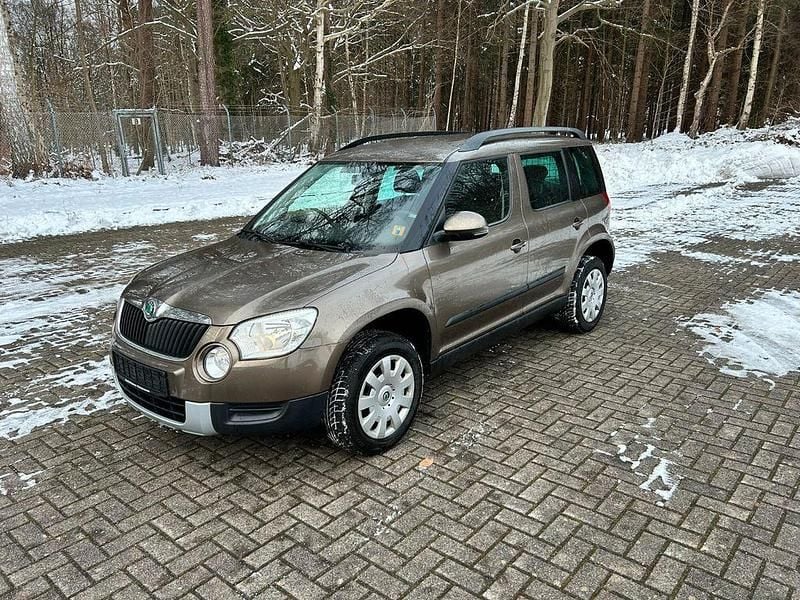 Braun Gebraucht 2013 Skoda Yeti Plus Edition SUV | 9.990 € (Fairer Preis) - Bild 1/4