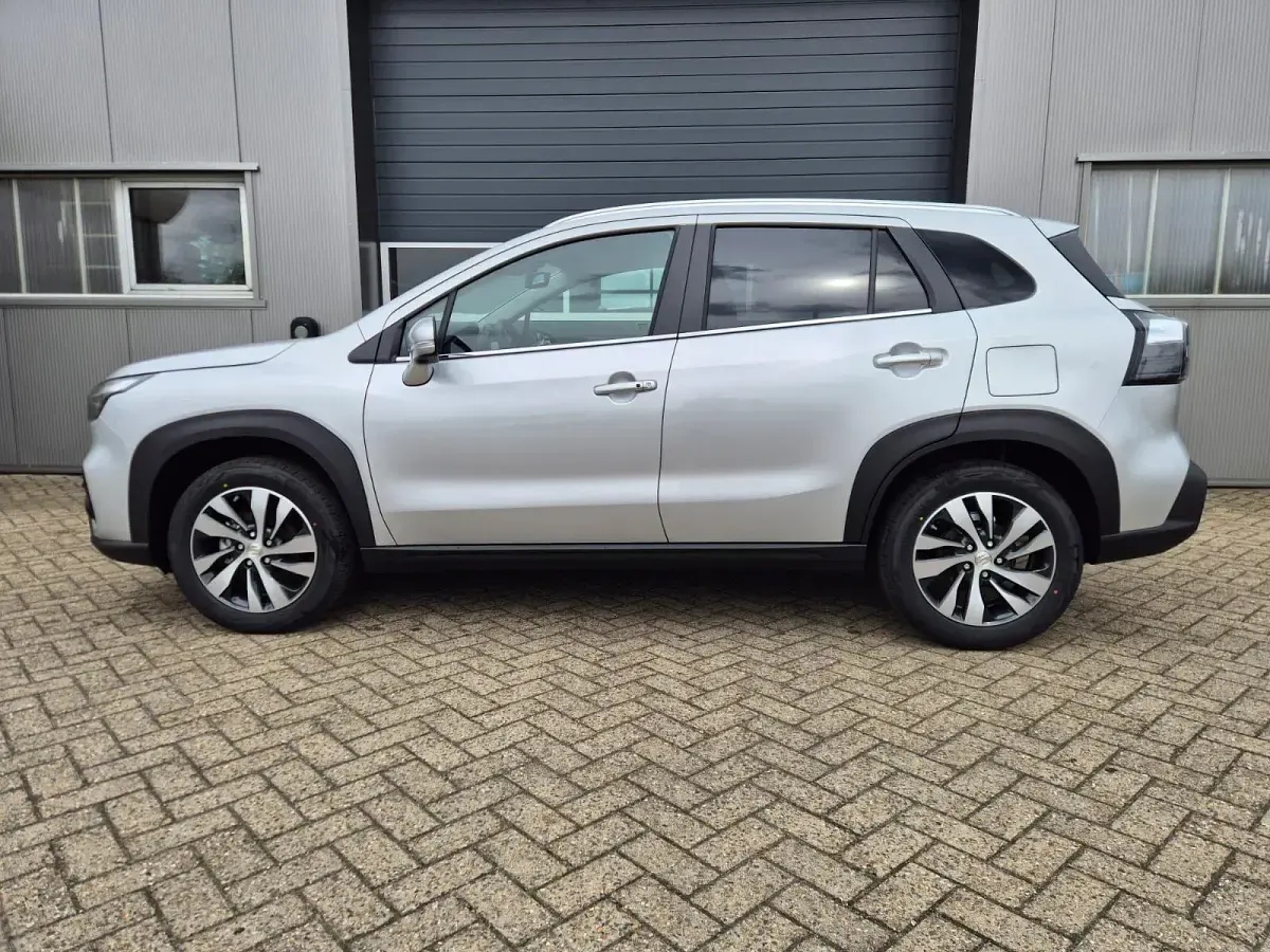 Neu Suzuki SX4 S-Cross Comfort+ 110 PS (80 kW) 2026 Silky silver metallic SUV