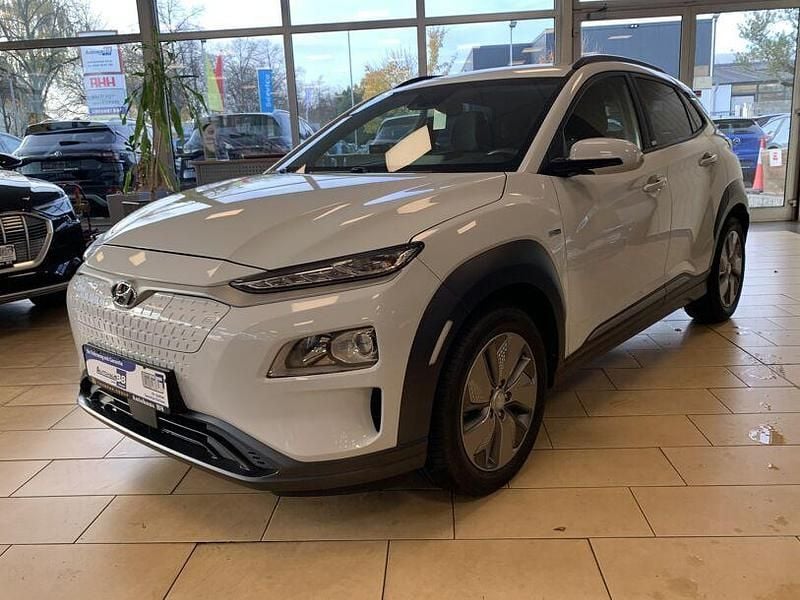 Gebraucht Hyundai Kona Trend 100 kW (136 PS) 2020 Weiß SUV