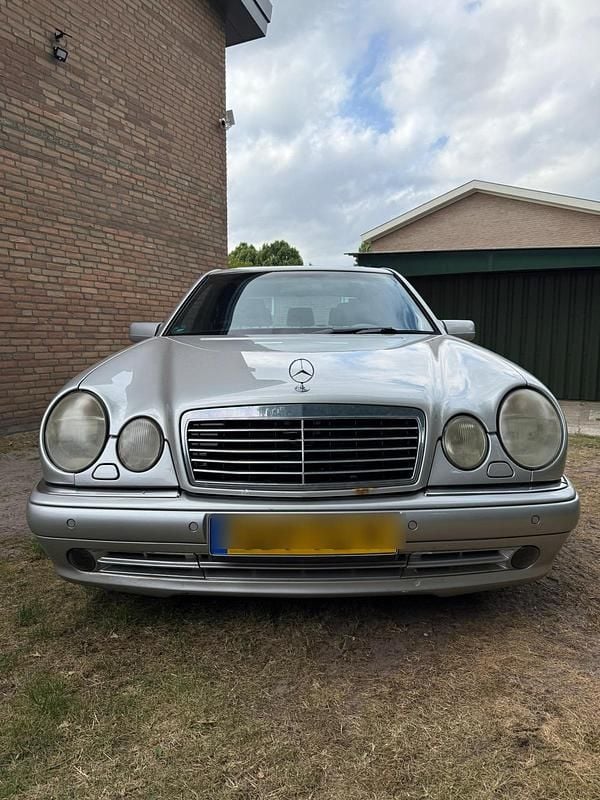 Gebraucht Mercedes E55 AMG AMG 354 PS (260 kW) 1998 Silber Limousine