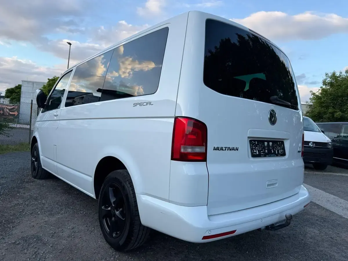 Gebraucht VW Multivan 140 PS (102 kW) 2014 Weiß Van / Kleinbus