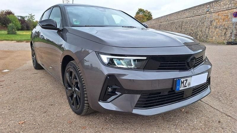 Grau Gebraucht 2024 Opel Astra Limousine | 20.300 € (Superpreis) - Bild 1/4