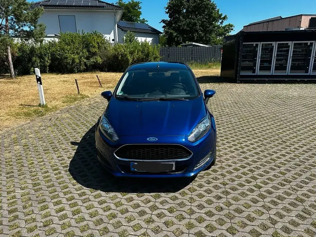 Gebraucht Ford Fiesta Trend 82 PS (60 kW) 2016 Blau Kleinwagen