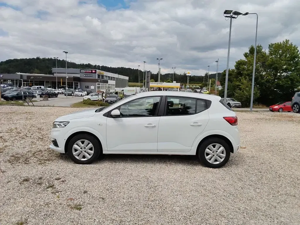 Gebraucht Dacia Sandero Comfort 101 PS (74 kW) 2022 Weiß Limousine