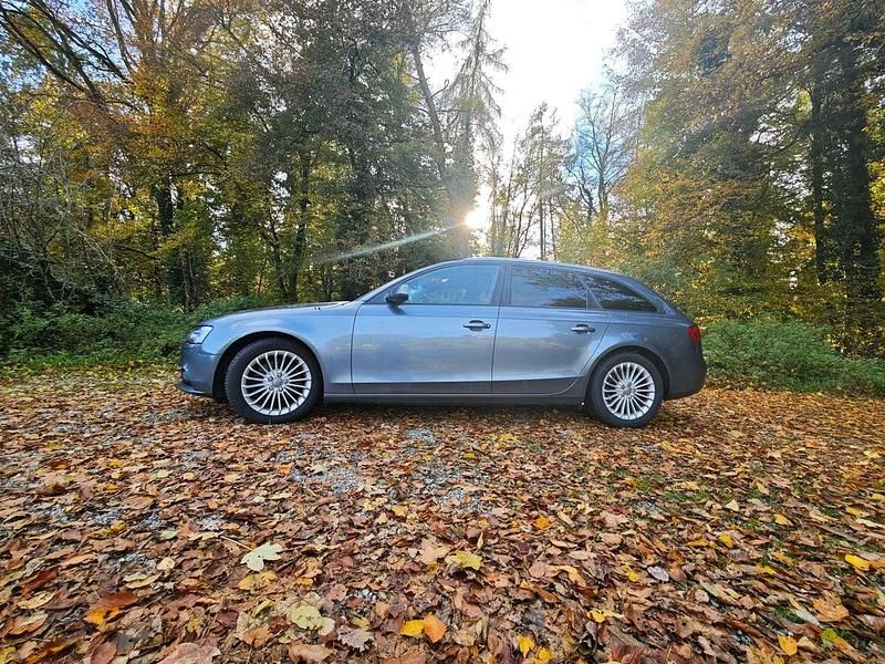 Gebraucht Audi A4 Design 204 PS (150 kW) 2012 Grau Kombi