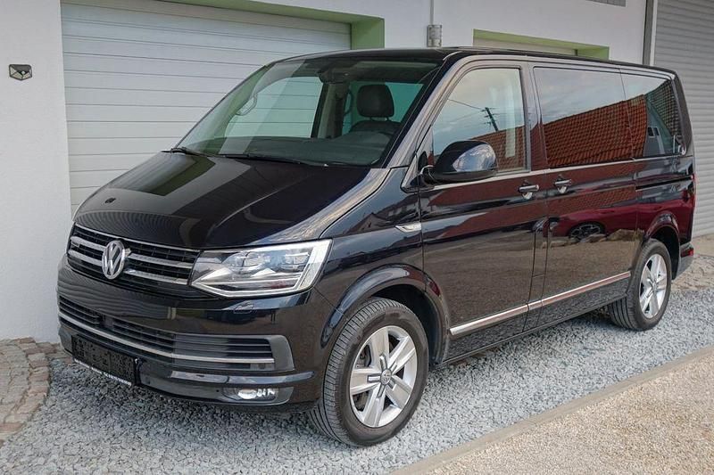 Schwarz Gebraucht 2015 VW T6 Highline Van | 28.999 € - Bild 1/4
