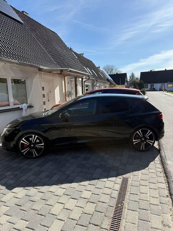 Second-hand Seat Leon CUPRA 280 CP (205 kW) 2015 Negru Berlinǎ