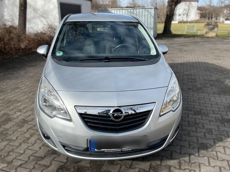 Gebraucht Opel Meriva Design Edition 101 PS (74 kW) 2012 Silber Van / Kleinbus
