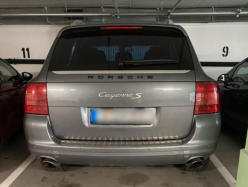 Grau Gebraucht 2005 Porsche Cayenne S SUV | 6.200 € (Etwas zu teuer) - Bild 1/4