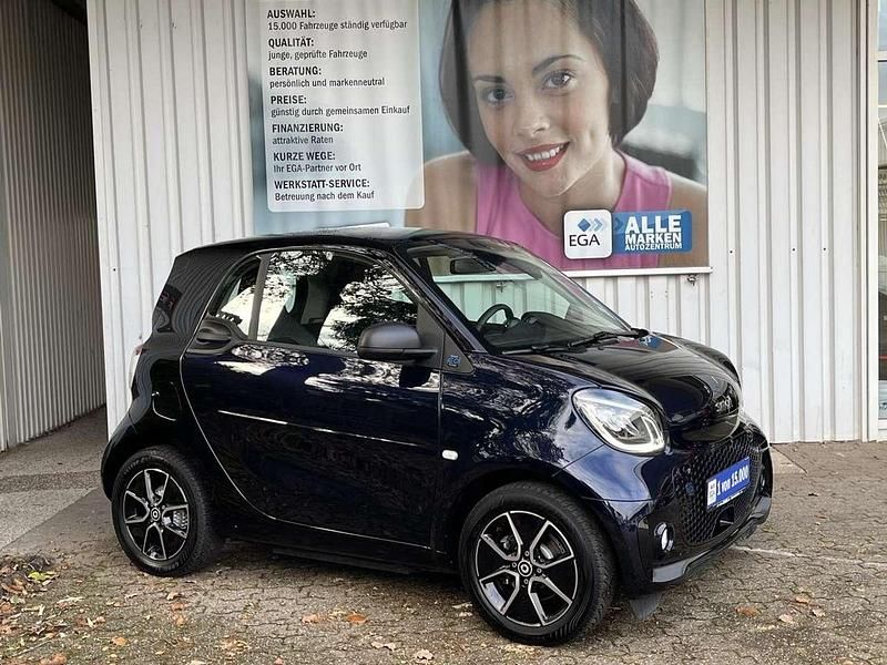 Schwarz Gebraucht 2023 Smart ForTwo Electric Drive Exclusive Kleinwagen | 16.870 € (Teuer) - Bild 1/4
