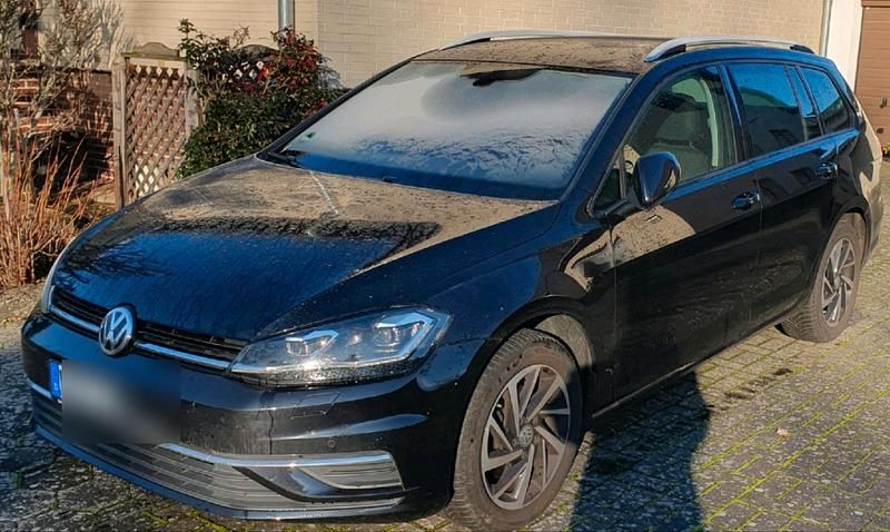Schwarz Gebraucht 2018 VW Golf VII Sound Kombi | 12.900 € (Guter Preis) - Bild 1/4