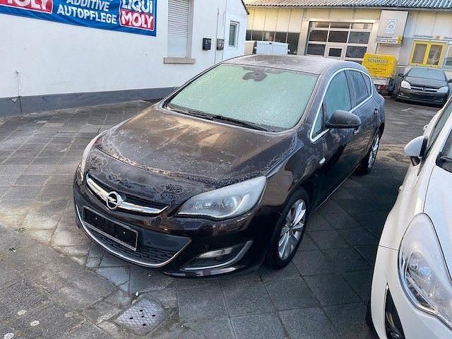 Braun Gebraucht 2012 Opel Astra Innovation Limousine | 9.490 € (Etwas zu teuer) - Bild 1/4