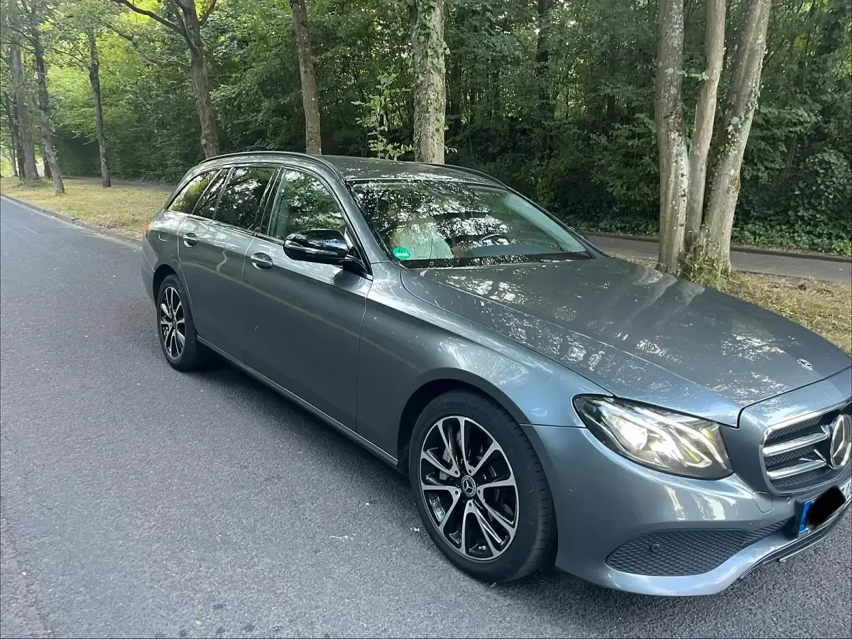 Gebraucht Mercedes E400 Avantgarde 340 PS (250 kW) 2019 Grau Kombi