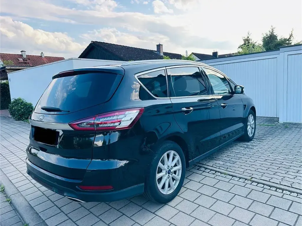Gebraucht Ford S-MAX Titanium 179 PS (131 kW) 2017 Schwarz Van / Kleinbus