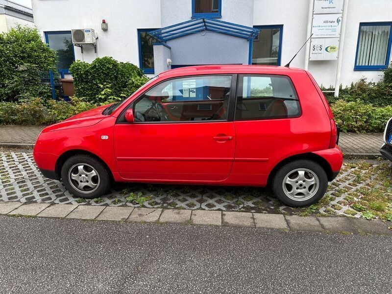 Rot Gebraucht 2000 VW Lupo Trendline Kleinwagen | 2.590 € (Etwas zu teuer) - Bild 1/4