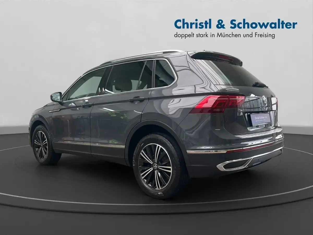 Gebraucht VW Tiguan Elegance 200 PS (147 kW) 2022 Delfingrau metallic SUV