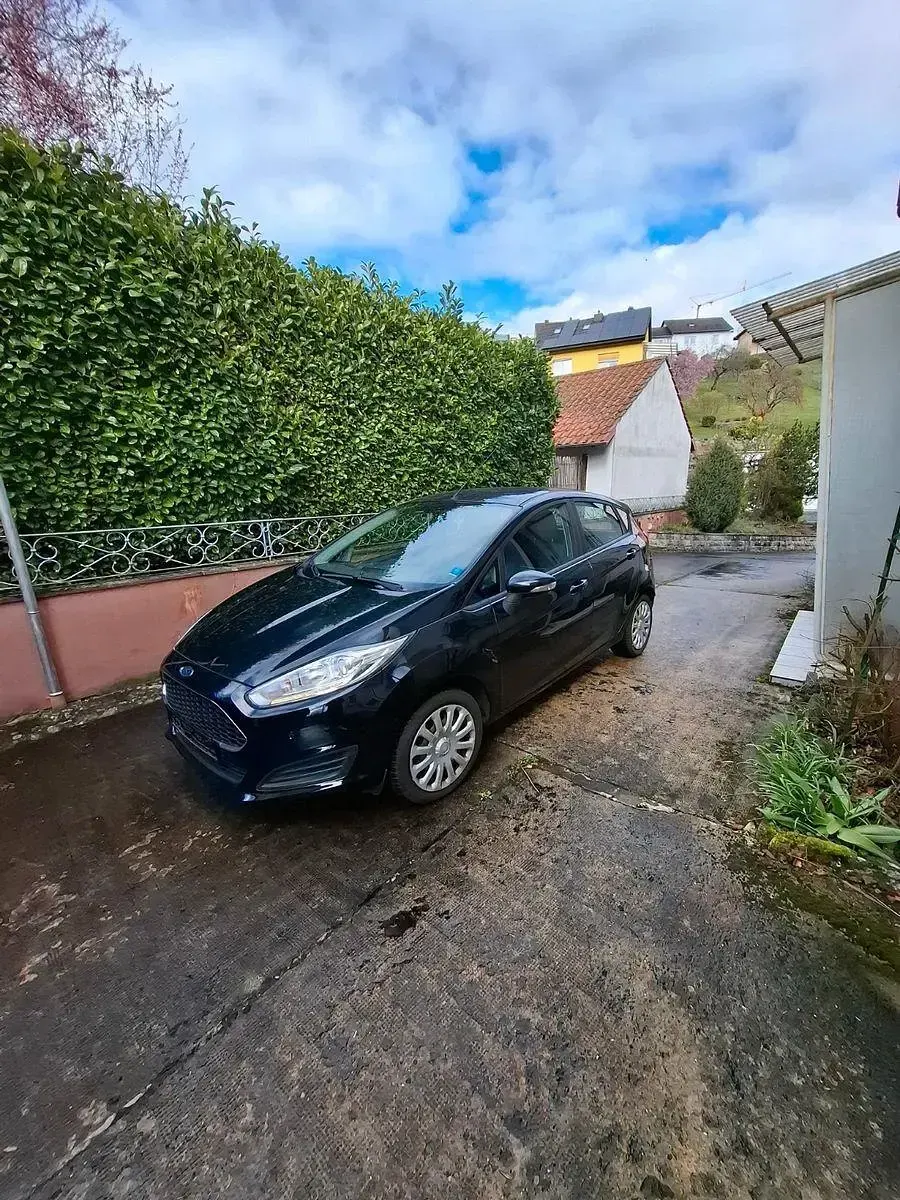 Gebraucht Ford Fiesta SYNC Edition 101 PS (74 kW) 2016 Schwarz Kleinwagen