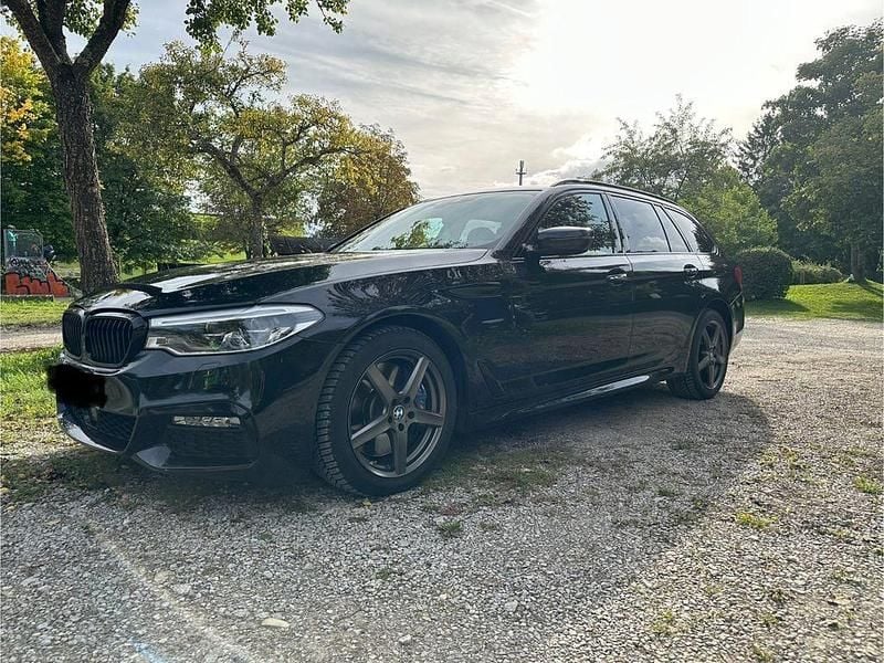 Schwarz Gebraucht 2018 BMW 540 Shadowline Kombi | 36.000 € (Fairer Preis) - Bild 1/4