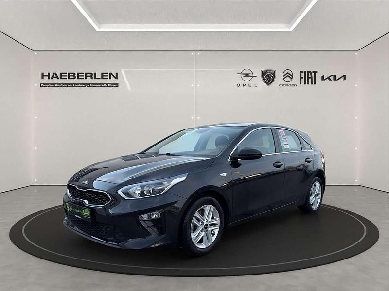 Gebraucht Kia Ceed Vision 99 PS (72 kW) 2020 (1k) zilinaschwarz met. Kleinwagen