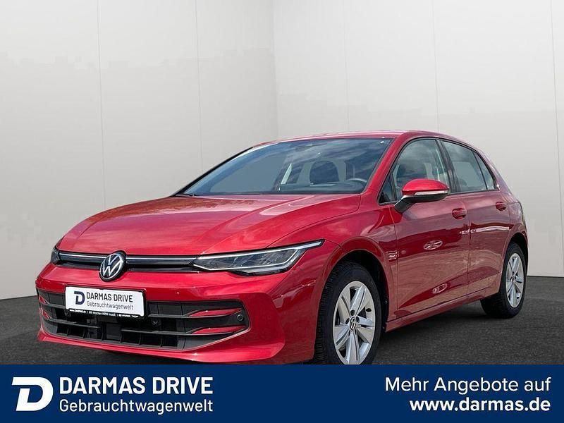 Rot Gebraucht 2024 VW Golf VIII Life Limousine | 22.990 € (Guter Preis) - Bild 1/4
