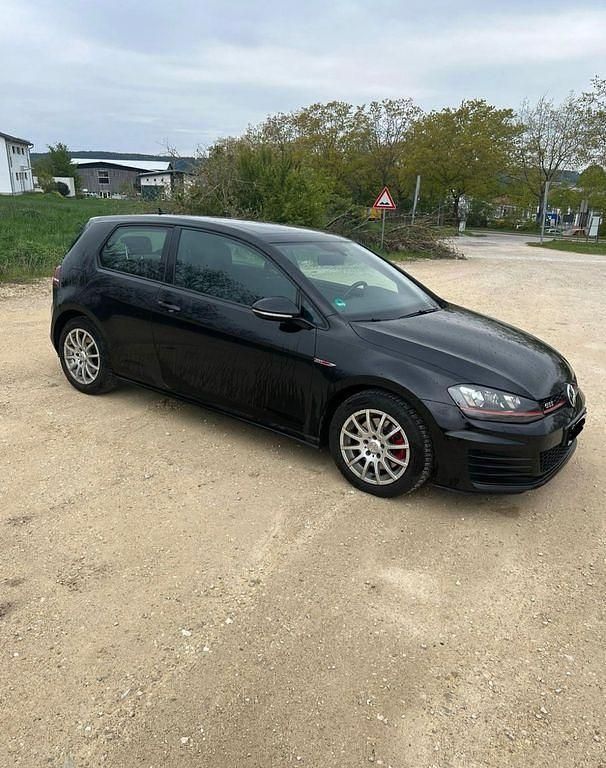 Gebraucht VW Golf VII GTI 220 PS (161 kW) 2016 Schwarz Limousine