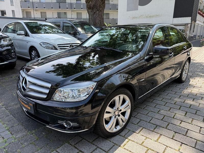 Schwarz Gebraucht 2009 Mercedes C180 Limousine | 7.950 € (Fairer Preis) - Bild 1/4