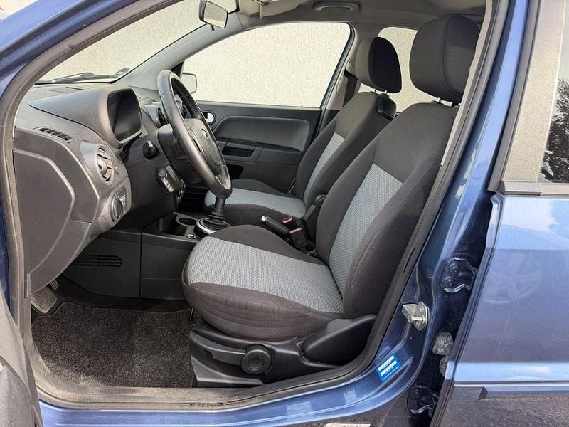 Gebraucht Ford Fusion 80 PS (58 kW) 2005 Blau Kleinwagen