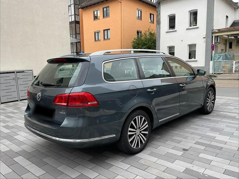 Gebraucht VW Passat 150 PS (110 kW) 2014 Grau Kombi