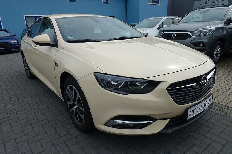 Gebraucht Opel Insignia Edition 140 PS (102 kW) 2019 Hellelfenbein/light ivory Limousine