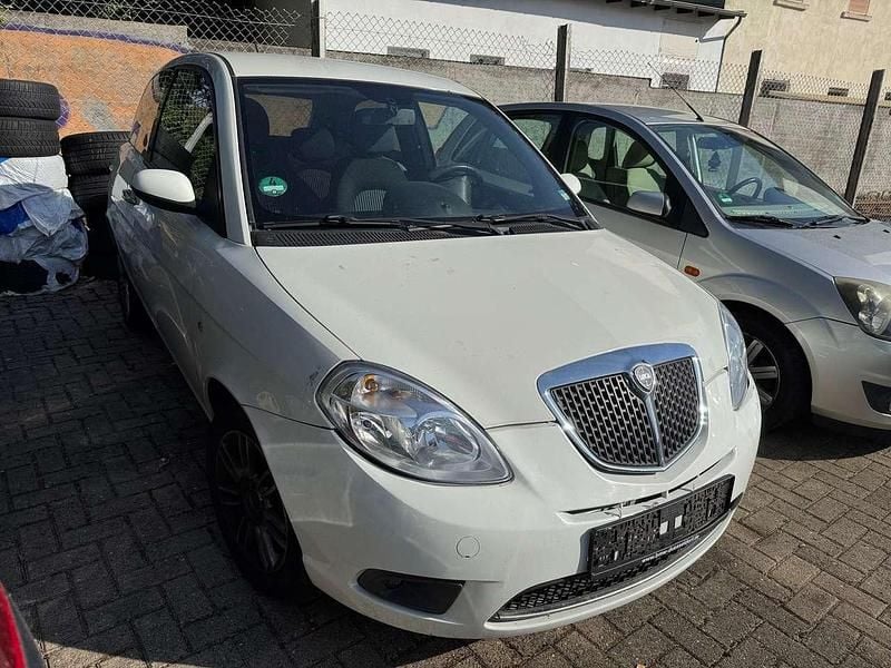 Weiß Gebraucht 2008 Lancia Ypsilon Kleinwagen | 1.290 € (Guter Preis) - Bild 1/4