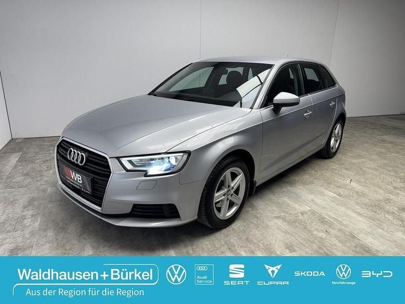 Gebraucht Audi A3 Comfort 116 PS (85 kW) 2017 Florettsilber (metallic) Limousine