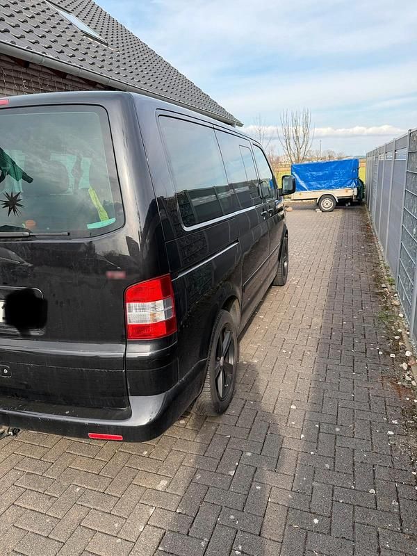 Second-hand VW T5 131 CP (96 kW) 2003 Negru Van