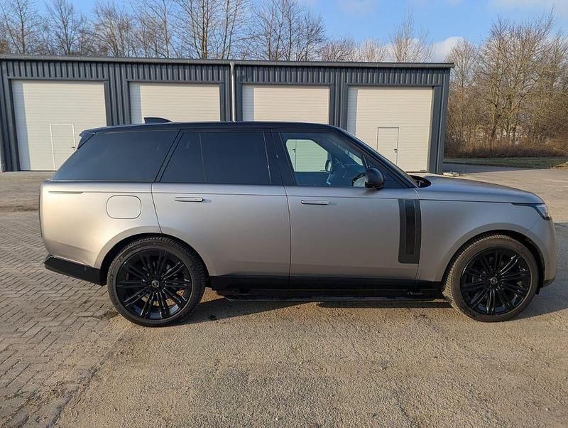 Grau Gebraucht 2024 Land Rover Range Rover SUV | 212.000 € (Fairer Preis) - Bild 1/4