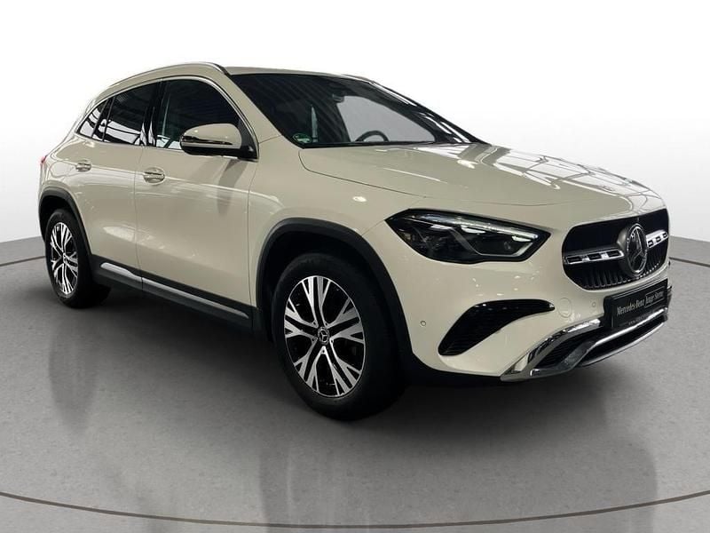 Gebraucht Mercedes GLA180 Progressive 136 PS (100 kW) 2025 Unilack polarweiß SUV