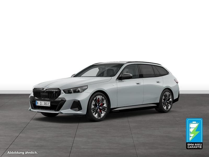 Grau Gebraucht 2024 BMW i5 M Sport Kombi | 67.690 € (Fairer Preis) - Bild 1/1