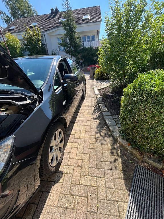 Gebraucht Opel Astra Edition 120 PS (88 kW) 2015 Schwarz Kombi