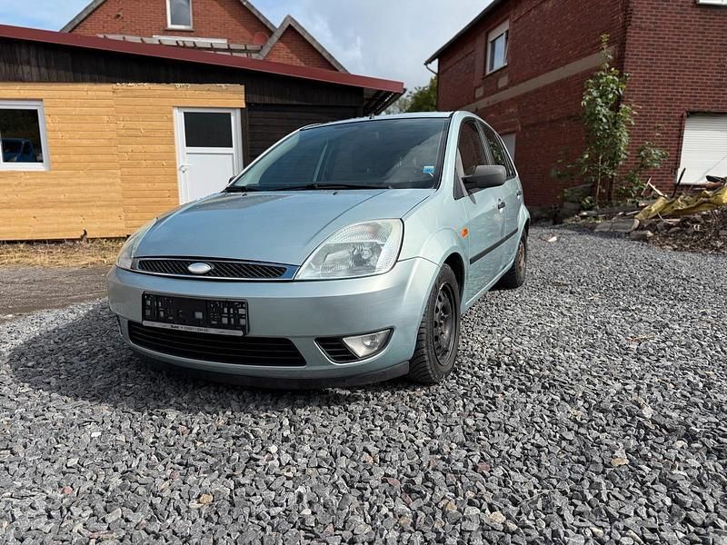 Silber Gebraucht 2003 Ford Fiesta Kleinwagen | 1.699 € (Fairer Preis) - Bild 1/4